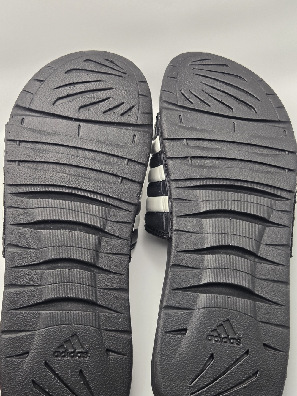 Vintage Adidas Adissage Art# 671459 Black White Sandals Slides Men's Size 9-NWT - Picture 4 of 7